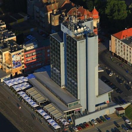Hotel Ösek Dış mekan fotoğraf