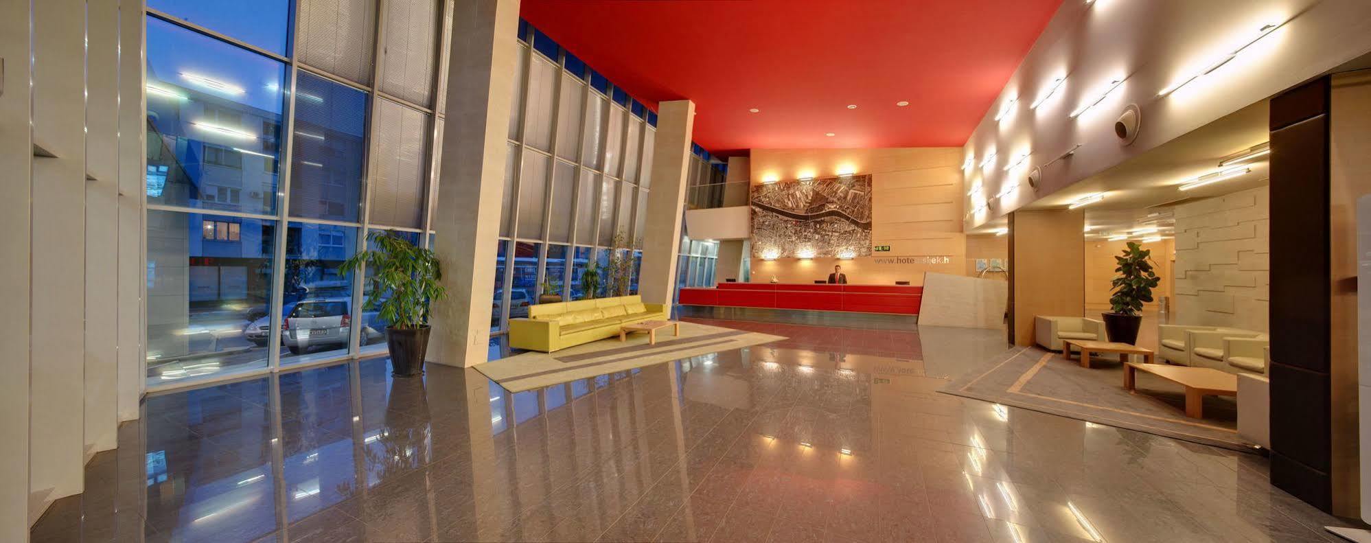 Hotel Ösek Dış mekan fotoğraf